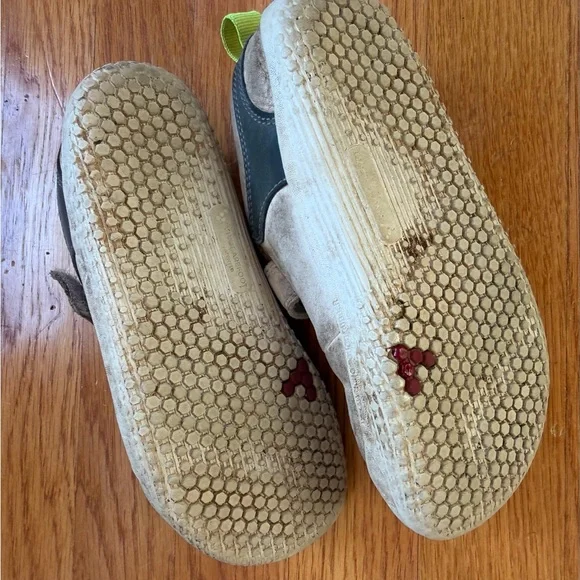 Vivobarefoot shoes sz 30 - Picture 2 of 3